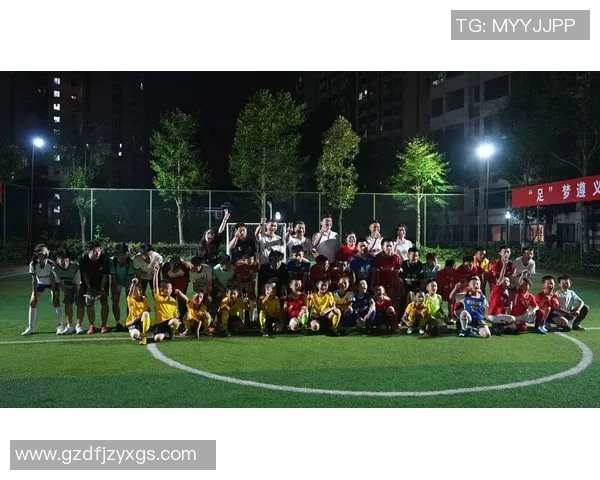 足球球星亲自示范如何高效练习射门技巧提升比赛表现